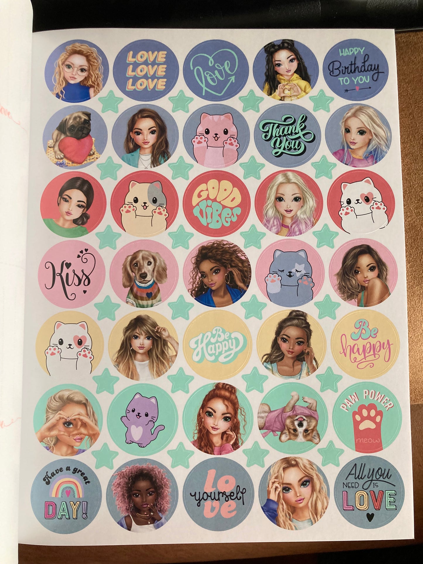 TOPMODEL DIY paper fun