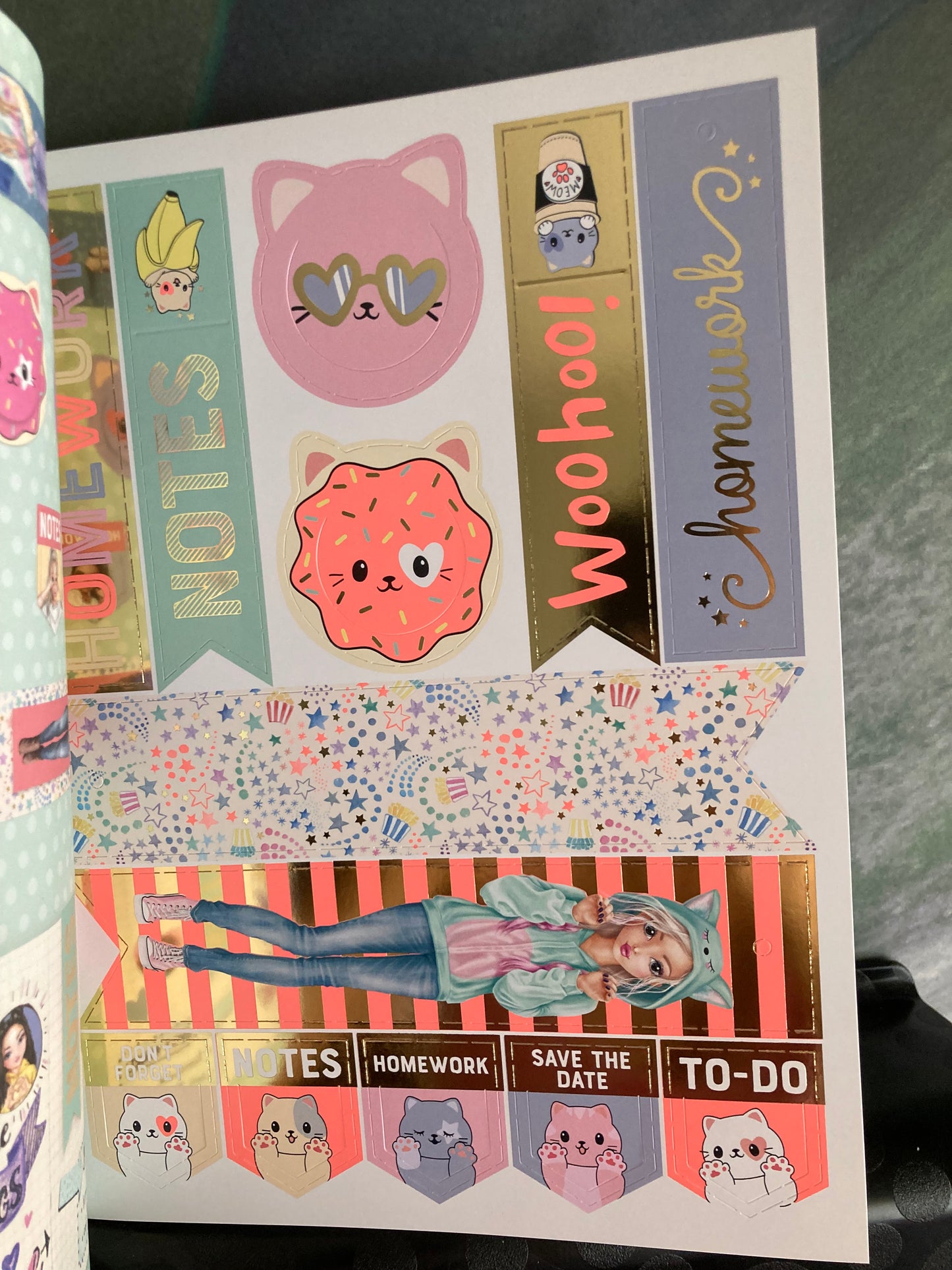 TOPMODEL DIY paper fun