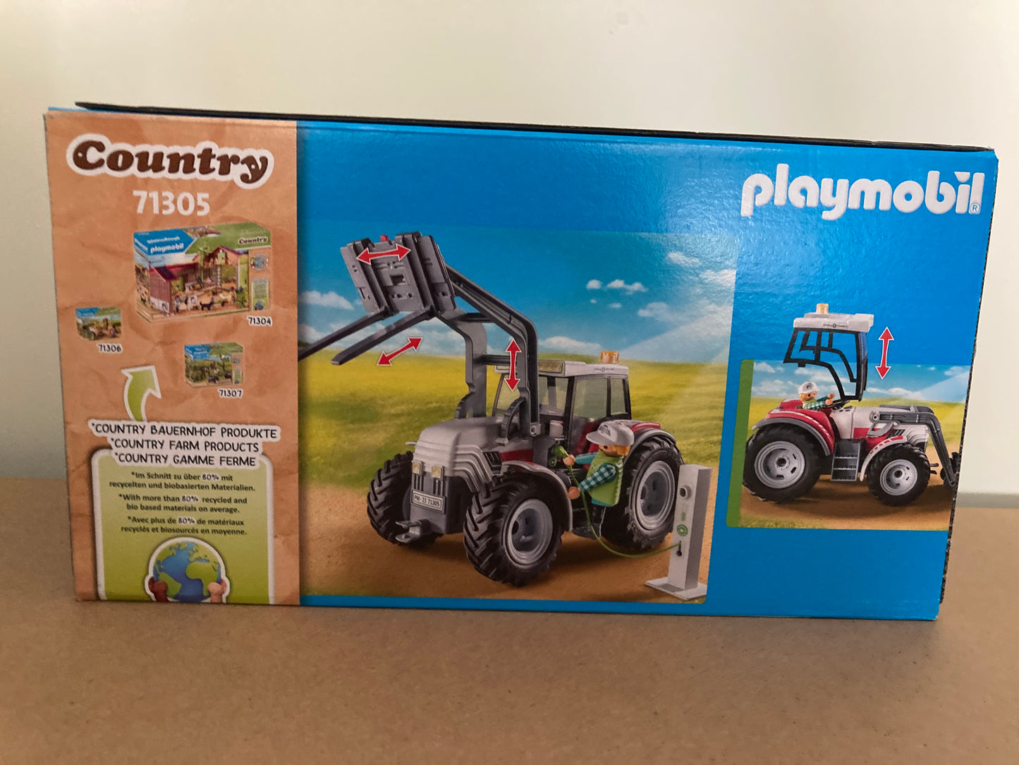 Playmobil Country -  Grote Elektrische Tractor met Accessoires