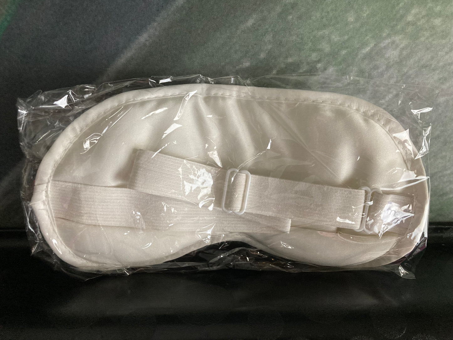 ME Glow Beauty Boosting Eye Mask