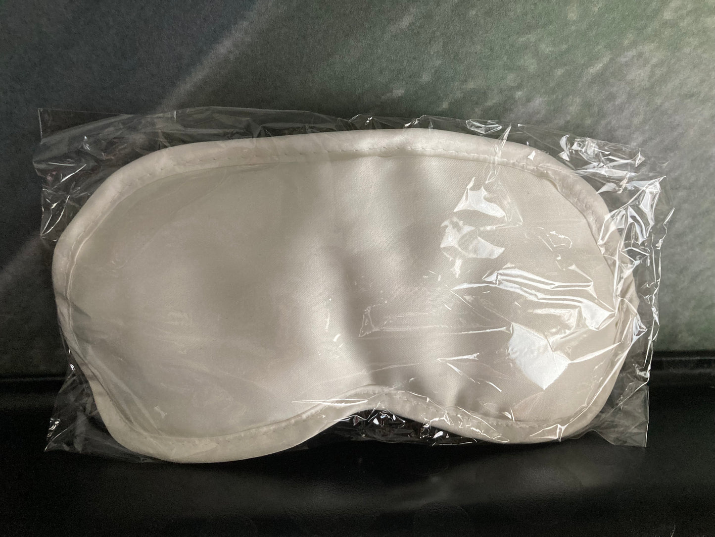 ME Glow Beauty Boosting Eye Mask